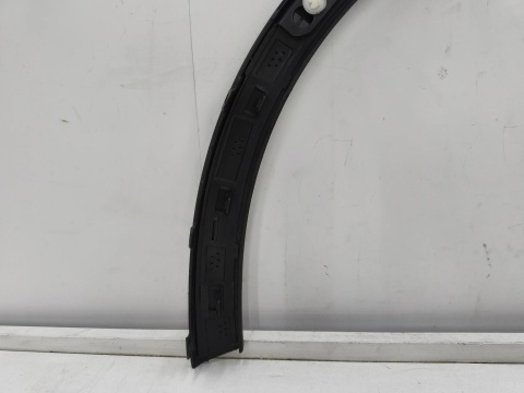 Listwa Volvo XC40 17r.- prawa przednia nakładka rant błotnika prawy przód 31448345