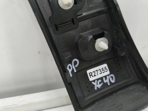 Listwa Volvo XC40 17r.- prawa przednia nakładka rant błotnika prawy przód 31448345