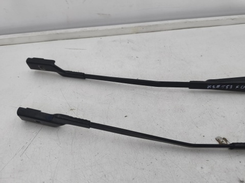 Ramię wycieraczki Ford Focus Mk3 10-19r. komplet prawa lewa strona pasażera prawy lewy przód bm51-17526bc