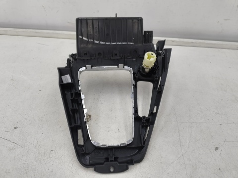 Ramka radia Ford Focus Mk3 10-19r. ramka lewarka zapalniczka dekor f1eb-a044c82-agw
