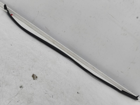 Uszczelka Porsche Cayenne III 9y 17r.- NOWA OE lewa tylna guma drzwi uszczelnienie krawędzi szczeliny drzwi 9y0839717a