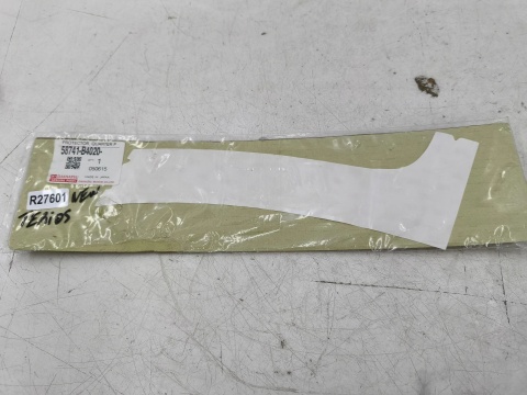 Folia ochronna Daihatsu Terios II J200 06-17r. NOWA prawa tylna naklejka przezroczysta progu błotnika narożnika 58741-b4020
