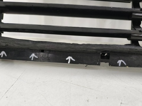 Osłona chłodnicy Peugeot 5008 II 3008 II Lift 20-24r. żaluzja roleta kierownica wlot powietrza pasa przedniego 9855653580