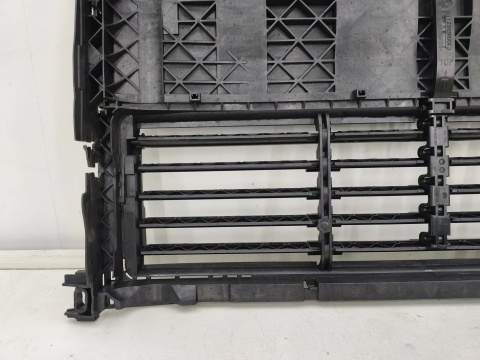 Osłona chłodnicy Peugeot 5008 II 3008 II Lift 20-24r. żaluzja roleta kierownica wlot powietrza pasa przedniego 9855653580