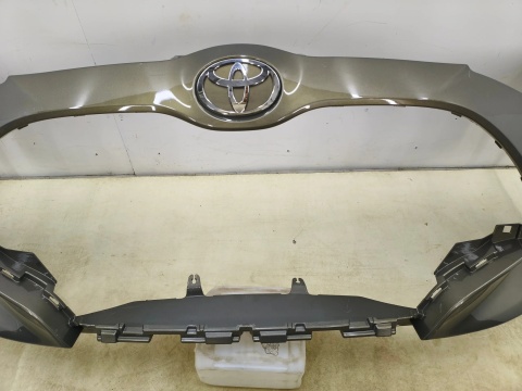 Zderzak przedni Toyota Yaris XP210 4 IV 20r.- przód 52119-0DA00