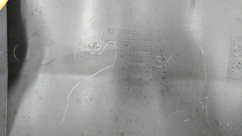 Listwa Iveco daily 4 IV 14r.- lewa nakładka boczna karoseryjna długość 335mm. 5801821732