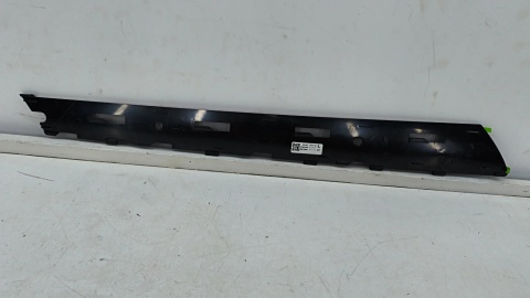 Listwa Land Rover Defender 20r.- NOWY lewy ślizg nakładki słupka drzwi szyby przedniej listwa montażowa lr161145 n8b2-03179-aa