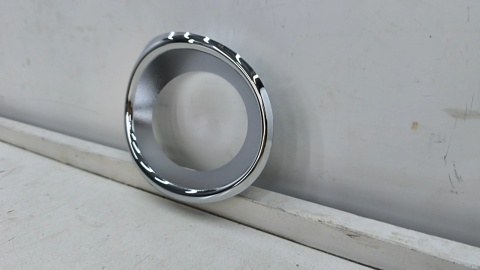 Atrapa Toyota Avensis T27 11-15r. Lift przednia prawa atrapa halogenu nowa oryginalna 81483-05010