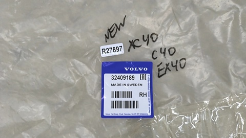 Listwa Volvo XC40 EX40 Volvo C40 22r.- NOWY prawy przedni rant nadkola błotnika nakładka strukturalna prawy przód 32409189