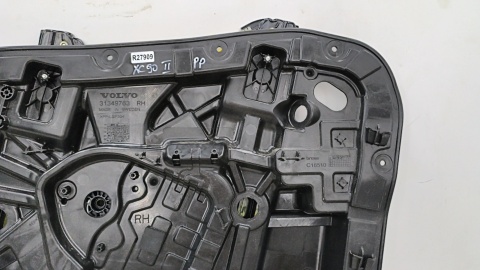 Podnośnik szyb Volvo XC90 II 14r.- prawa przednia obudowa panel stelaż linki podnoszenia bez silniczka 31349763