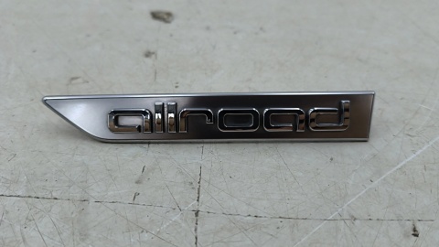 Znaczek Audi A4 B9 Allroad 15-24r. napis ALLROAD na LEWY błotnik logo znaczek emblemat ORYGNALNY 8w9853601