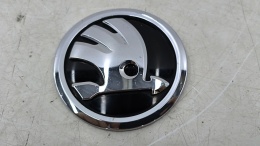 Znaczek Skoda Kodiaq 1 I 16-19r. emblemat logo na klapę bagażnika ORYGNALNY 565853621