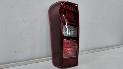 Lampa Isuzu D-Max 2 II 11-19r. NOWA lewa tylna EU Oryginalna LED w błotnik lewy tył 98235555 8-98235555-0