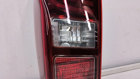 Lampa Isuzu D-Max 2 II 11-19r. NOWA lewa tylna EU Oryginalna LED w błotnik lewy tył 98235555 8-98235555-0
