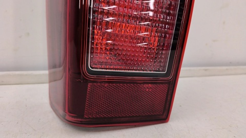 Lampa Isuzu D-Max 2 II 11-19r. NOWA lewa tylna EU Oryginalna LED w błotnik lewy tył 98235555 8-98235555-0
