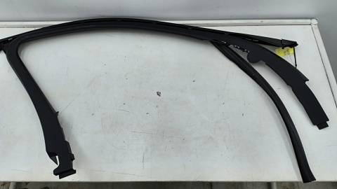 Uszczelka BMW 5 G30 G31 F90 17-24r. lewa przednia guma ramki szyby drzwi kierowcy listwa Shadow Line zewnętrzna 7336963