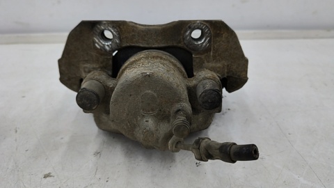 Zacisk hamulcowy Ford Focus Mk3 10-19r. 1.5 TDCI LEWY przedni jarzmo prawy przód