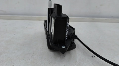 Zamek drzwi Volvo XC90 II 14r.- prawy przedni zamek drzwi dwie linki 4 piny prawy przód 31440998