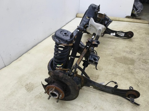 Belka zawieszenia Ford Focus Mk3 kombi 10-19r. tylna oś kompletna wózek zwrotnice amortyzatory wahacze
