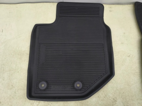 Dywaniki gumowe Jeep Avenger BEV 23r.- komplet NOWYCH Oryginalnych dywaników gumowych wycieraczki 502910004