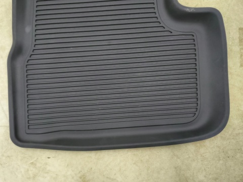 Dywaniki gumowe Jeep Avenger BEV 23r.- komplet NOWYCH Oryginalnych dywaników gumowych wycieraczki 502910004