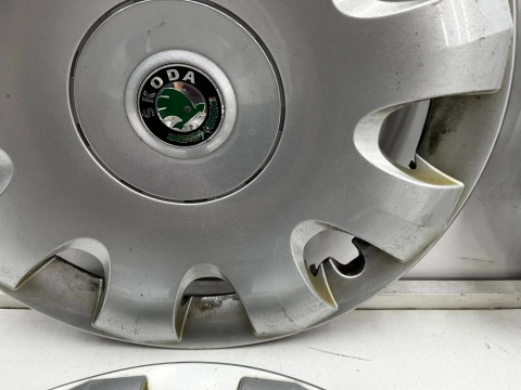 Kołpak Skoda Octavia 2 II 04-13r. 15 cali r15 kołpaki komplet oryginalne 1Z0601147a