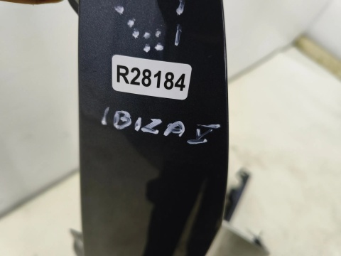 Błotnik Seat Ibiza 5 V 17r.- prawy przedni prawy przód 6F0821106B