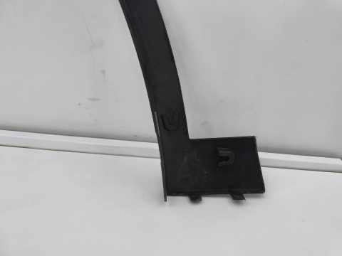 Listwa BMW X1 F48 15-22r. Prawy przedni rant nadkola błotnika nakładka prawy przód 51777332338