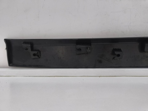Listwa BMW X1 F48 15-22r. prawa przednia dolna nakładka drzwi bocznych prawy przód 7352092