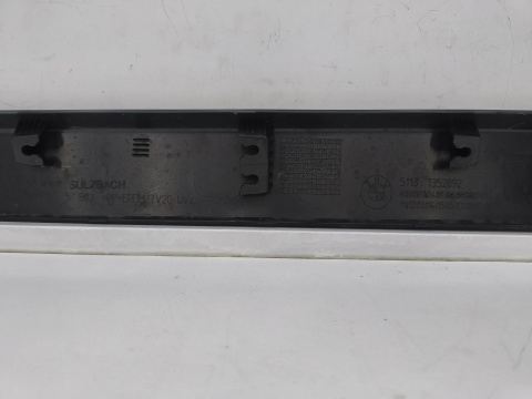 Listwa BMW X1 F48 15-22r. prawa przednia dolna nakładka drzwi bocznych prawy przód 7352092