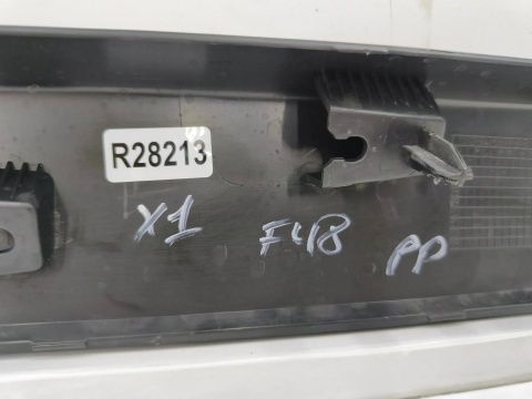Listwa BMW X1 F48 15-22r. prawa przednia dolna nakładka drzwi bocznych prawy przód 7352092