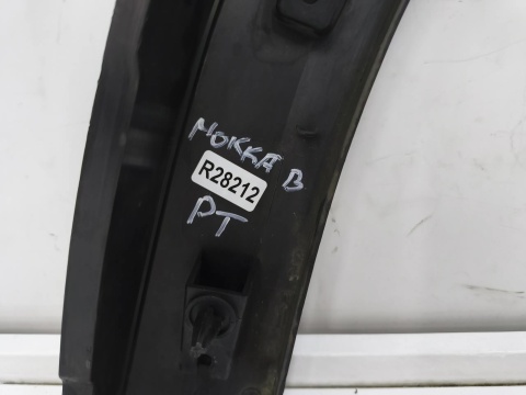 Listwa Opel Mokka B Mokka-e 20r.- prawy tylny rant nadkola błotnika nakładka prawy tył 9834217680