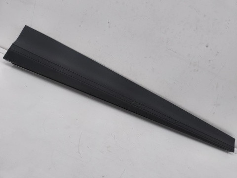 Listwa drzwi MG 4 MG4 22r.- prawa przednia dolna nakładka drzwi nakładka prawy przód 11197523-2 11101665