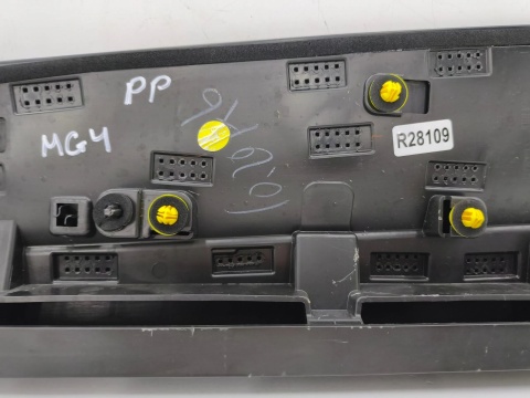 Listwa drzwi MG 4 MG4 22r.- prawa przednia dolna nakładka drzwi nakładka prawy przód 11197523-2 11101665