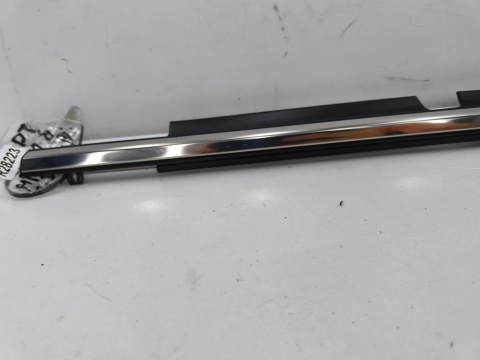 Listwa drzwi Mazda 6 III GJ 12-24r. kombi prawa tylna uszczelka szyby drzwi zgarniająca zewnętrzna CHROM