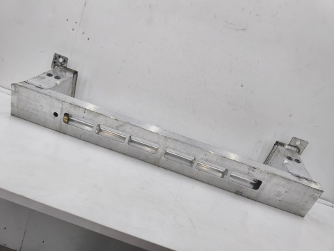 Belka zderzaka Range Rover Sport L461 22r.- przednie wzmocnienie pasa przednia m8e210005a
