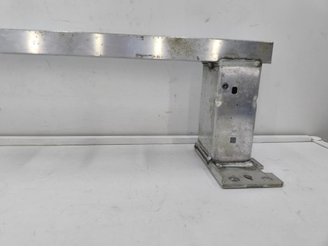 Belka zderzaka Range Rover Sport L461 22r.- przednie wzmocnienie pasa przednia m8e210005a