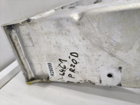 Belka zderzaka Range Rover Sport L461 22r.- przednie wzmocnienie pasa przednia m8e210005a