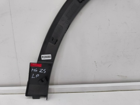 Listwa błotnika MG ZS MG VS MG ZS EV 17r.- LEWY przedni rant nadkola błotnika przedniego nakładka lewy przód 10252367
