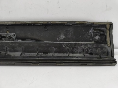 Listwa drzwi Audi Q5 I 8R 08-16r. nakładka dolna drzwi prawych tylnych STRUKTURALNA próg prawy tył 8r0853970e