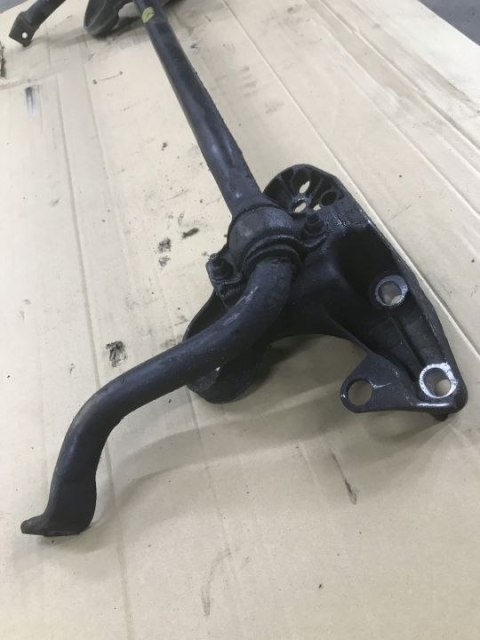 Drążek stabilizatora VW Volkswagen PASSAT B5 Audi A6 C5 przedni stabilizator Drążek stabilizatora VW Volkswagen PASSAT B5 Audi A6 C5 przedni stabilizator