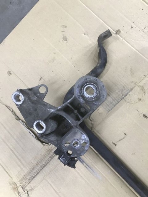 Drążek stabilizatora VW Volkswagen PASSAT B5 Audi A6 C5 przedni stabilizator Drążek stabilizatora VW Volkswagen PASSAT B5 Audi A6 C5 przedni stabilizator