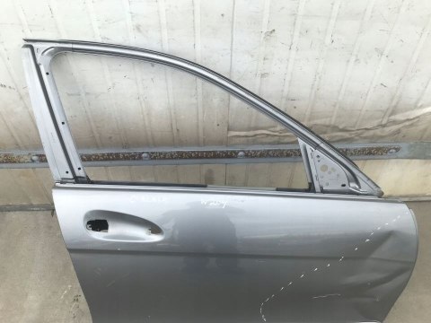 DRZWI MERCEDES W204 PRAWY PRZÓD PRAWE PRZEDNIE DRZWI MERCEDES W204 PRAWY PRZÓD PRAWE PRZEDNIE