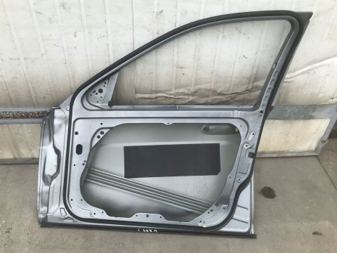 DRZWI MERCEDES W204 PRAWY PRZÓD PRAWE PRZEDNIE DRZWI MERCEDES W204 PRAWY PRZÓD PRAWE PRZEDNIE
