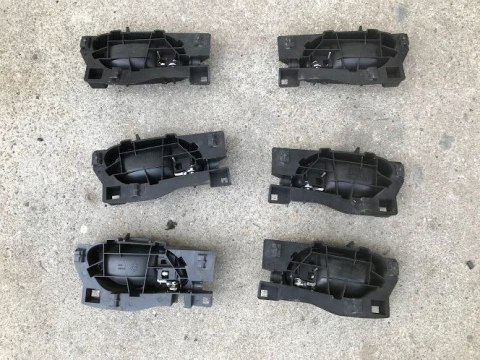 Klamka Citroen C4 I Peugeot 207 407 wewnętrzna rączka uchwyt drzwi przednia tylna prawa