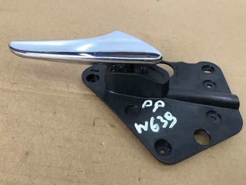 Klamka Mercedes Vito W639 wewnętrzna rączka uchwyt drzwi przednia prawa Klamka Mercedes Vito W639 wewnętrzna rączka uchwyt drzwi przednia prawa