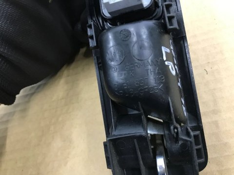 Klamka Vw Volkswagen GOLF 4 IV PASSAT B5 rączka drzwi wewnętrzną przednia tylna lewa prawa Klamka Vw Volkswagen GOLF 4 IV PASSAT B5 rączka drzwi wewnętrzną przednia tylna lewa prawa
