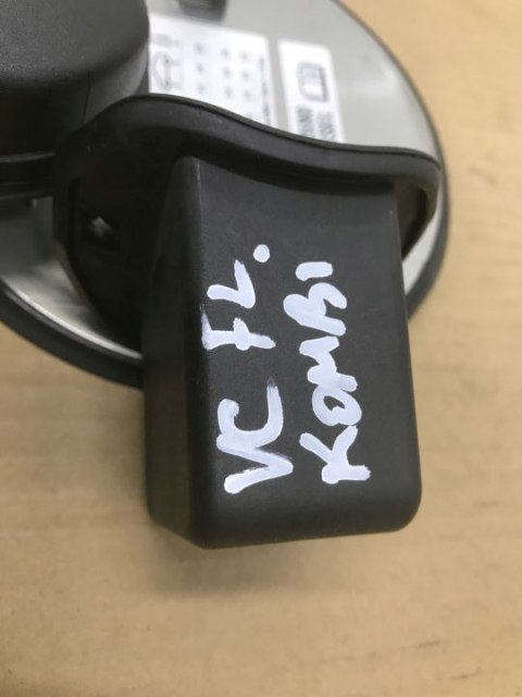 Klapka wlewu paliwa Opel Vectra C kolor Z167 kombi 13106383 Klapka wlewu paliwa Opel Vectra C kolor Z167 kombi 13106383
