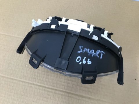 Licznik Smart Fortwo I 1 450 0.6B zegar prędkościomierz 0010123v003 Licznik Smart Fortwo I 1 450 0.6B zegar prędkościomierz 0010123v003