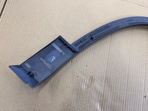 Listwa Seat ateca 16- nakładka lewego przedniego błotnika se0302y30 Listwa Seat ateca 16- nakładka lewego przedniego błotnika se0302y30